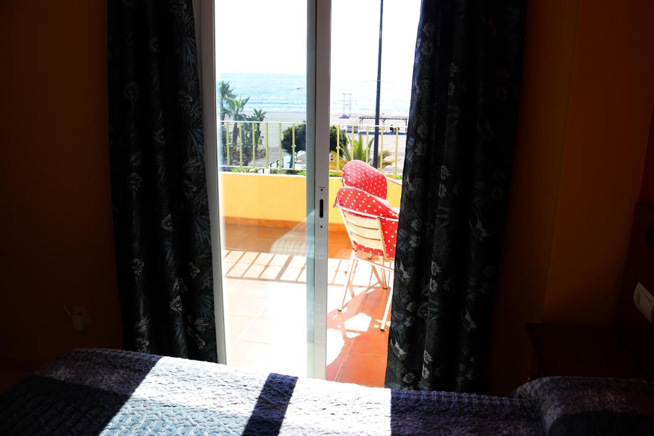 Hostal La Estacion Benajarafe Εξωτερικό φωτογραφία