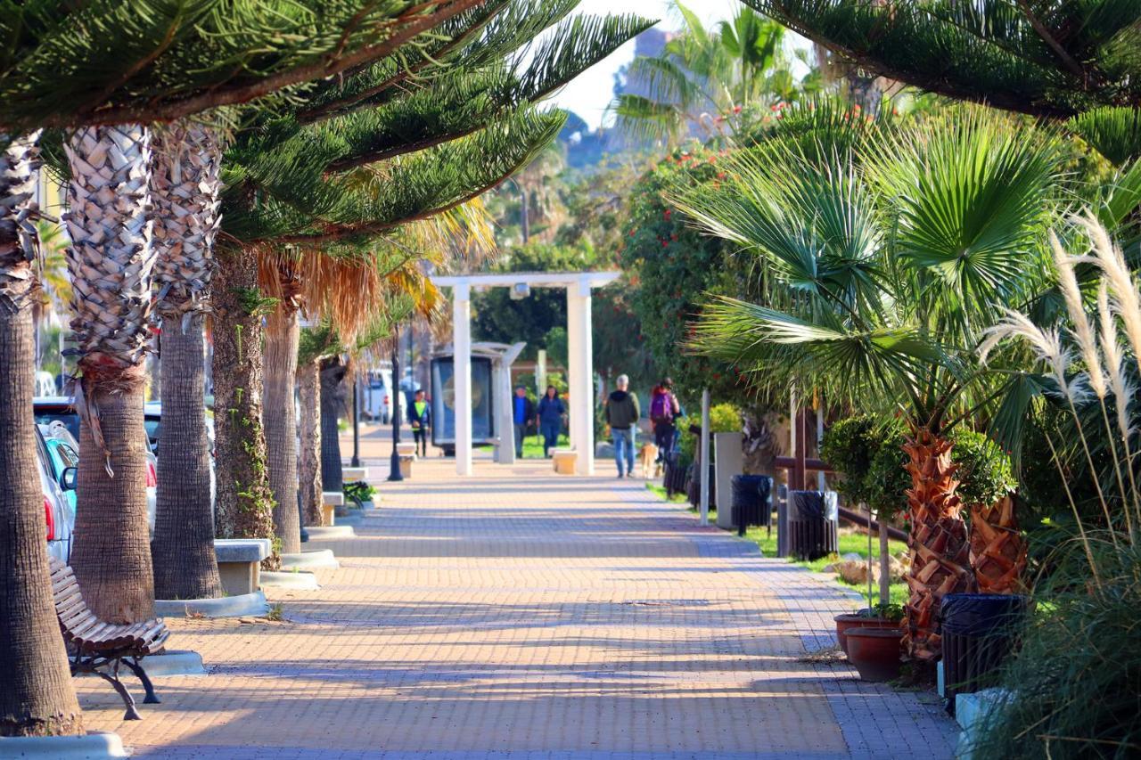 Hostal La Estacion Benajarafe Εξωτερικό φωτογραφία