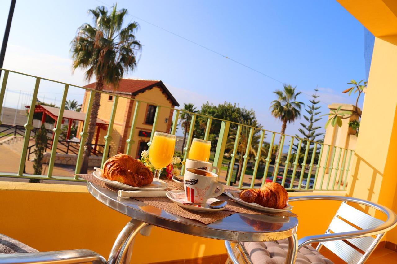Hostal La Estacion Benajarafe Εξωτερικό φωτογραφία
